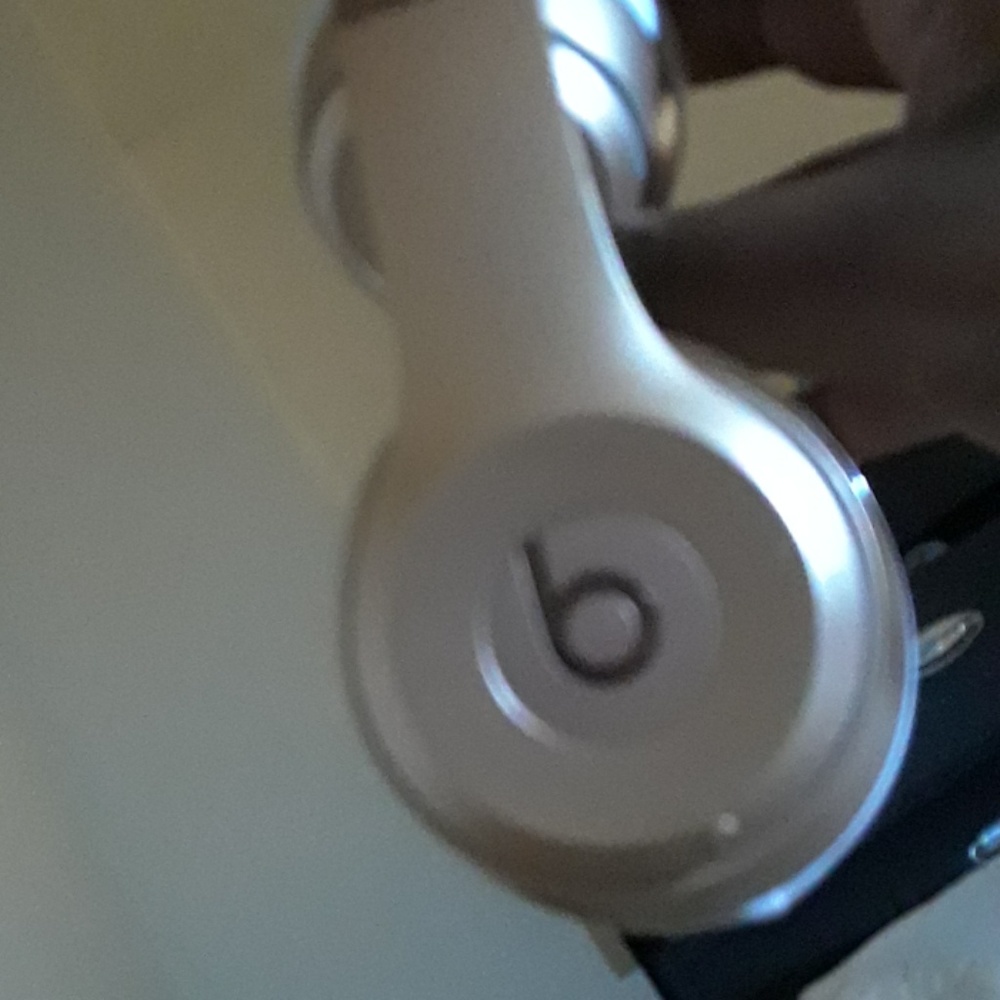 Beats - Picture 2 of 4